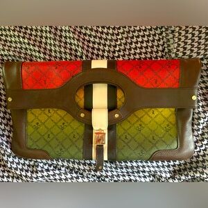 L.A.M.B. Carlisle Clutch